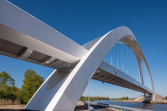 SELF COMPACTING CONCRETE